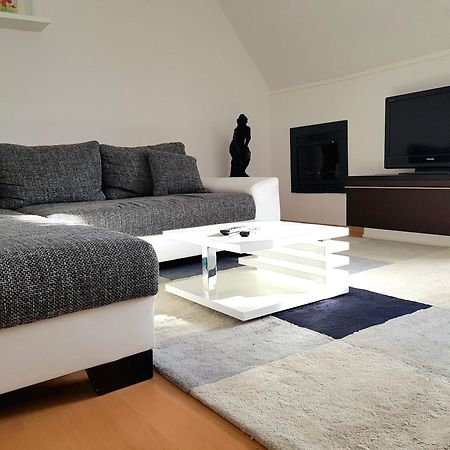 Apartment Am Suedpark Erfurt - Inkl Garten Mit Sitzlounge - Zentrumsnah Exterior foto